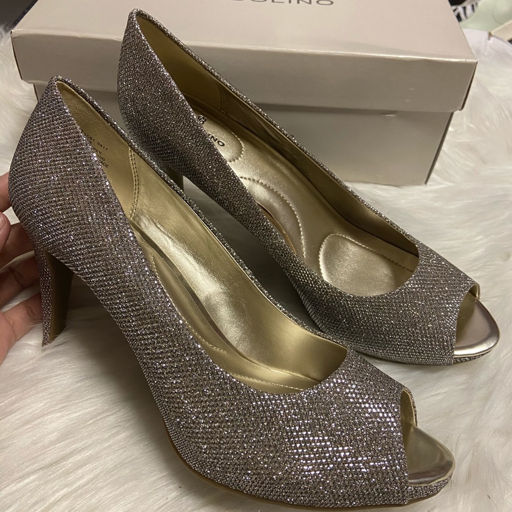 Bandolino Womens Rainaa Peep Toe Classic Pumps